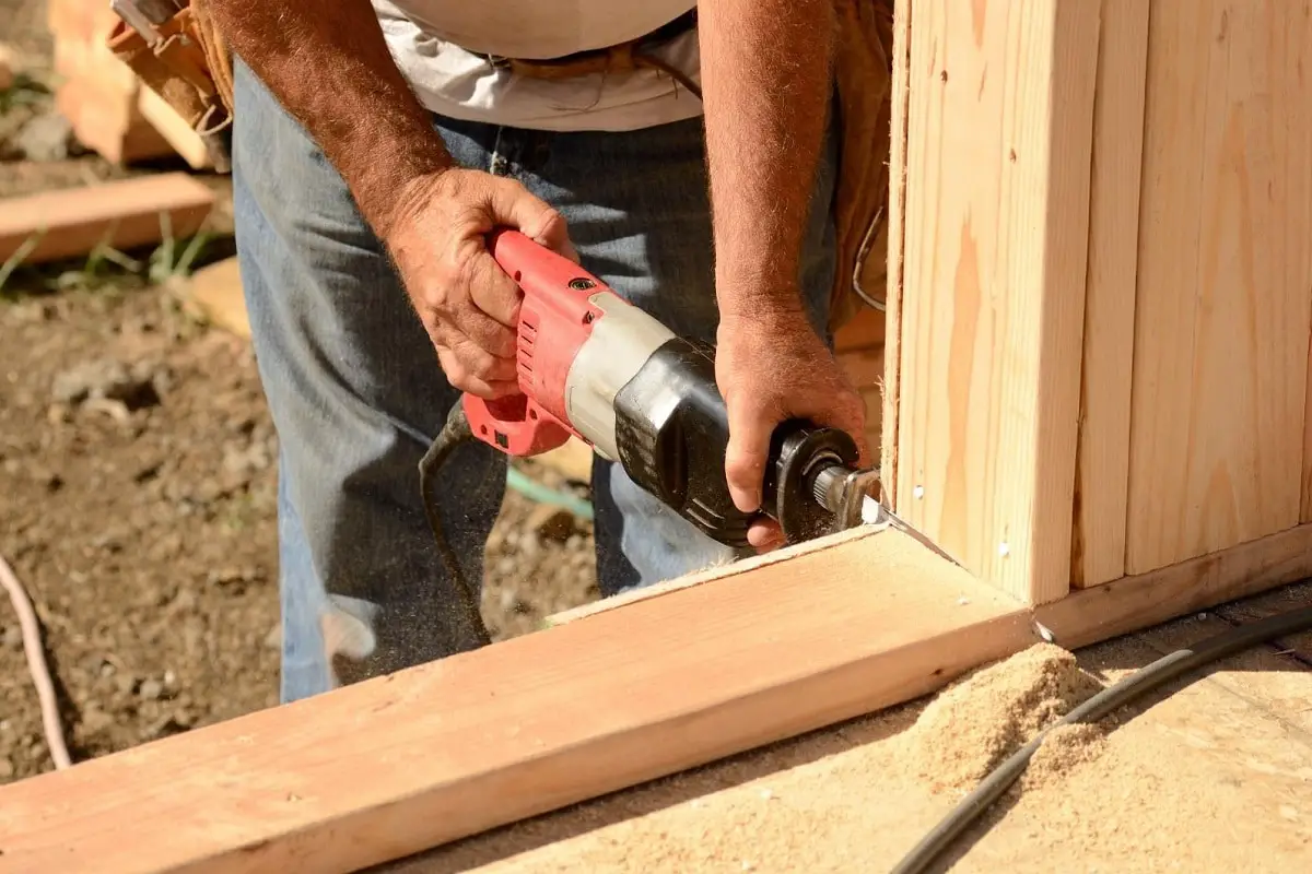 Reciprocating Saw Construction